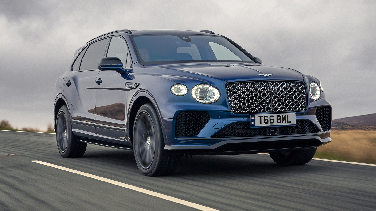 Bentley Bentayga EWB, front 3/4
